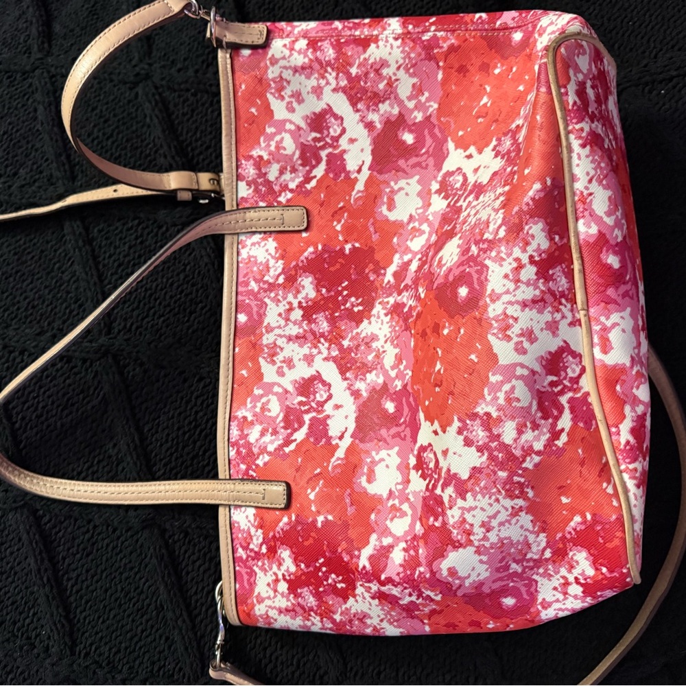 Coach - Vibrant Red and White Shoulder Bag